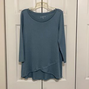 LOFT Woman’s blue sweater medium crew neck